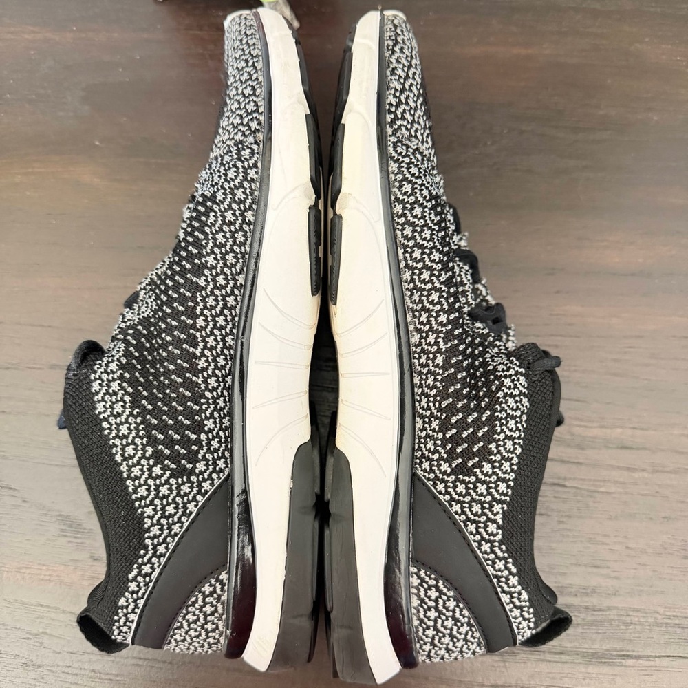 Vionic Womens Sierra Sneaker Size 9.5 Black Mesh Athletic Walking Shoe Comfy Low - Picture 7 of 8